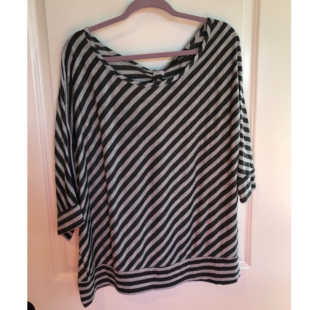 4X Grey Striped 3/4 Sleeve Top